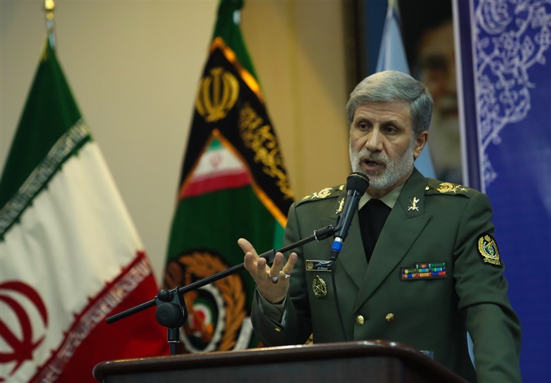 وزیر دفاع: بکارگیری تسلیحات راهبردی ایران توسط گروه‌های مقاومت / دنبال ایده‌های شهید سلیمانی در مبارزه با تکفیری‌ها هستیم