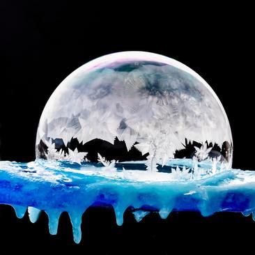 تصاویری شگفت انگیز از حباب ‌های یخ زده / عکس