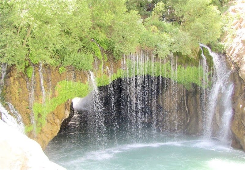 شگفت انگیزترین و عجیب ترین آبشار ایران / عکس