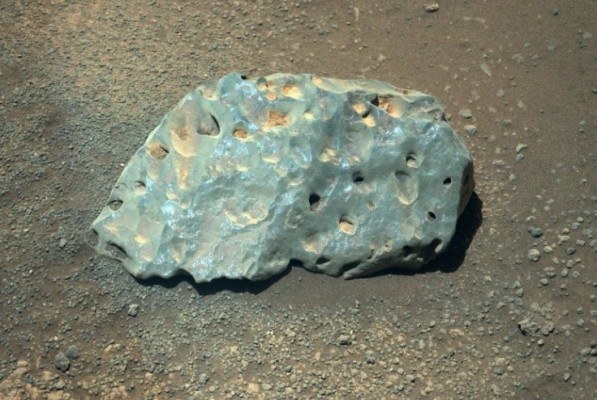 کشف سنگی عجیب در مریخ