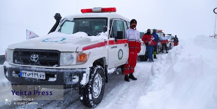 رهاسازی ۳۱۵ خودروی زمین‌گیر شده در برف سنگین مازندران