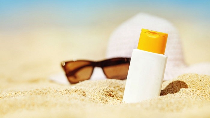 با این هشت راهکار از پوست خود در برابر آفتاب محافظت کنید