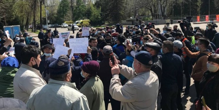 تظاهرات ضد چینی در آلماتی قزاقستان