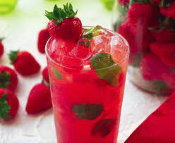  نوشیدنی خنک توت فرنگی
