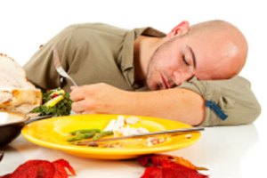 دلایل خستگی بعد از غذا خوردن چیست؟