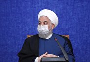 روحانی رأی خود را به صندوق انداخت/ امروز همه جهان به صف‌های مردم ایران نگاه می‌کند