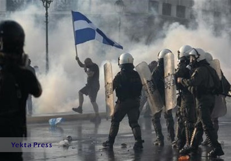 به خشونت کشیده شدن اعتراضات ضد قواعد کرونایی در یونان