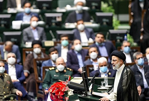 رئیسی در مراسم تحلیف: قدرت جمهوری اسلامی در منطقه امنیت ساز است / هر طرح دیپلماتیک که تحریم ها را لغو کند مورد حمایت ماست