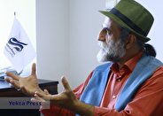 شعر، تنها جهان ساده و یک لایه کلمات نیست