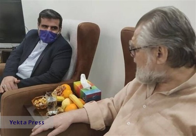 وزیر ارشاد از نادر طالب‌زاده عیادت کرد