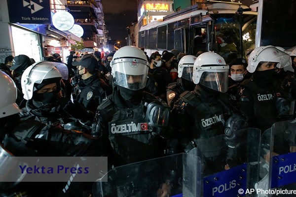 بازداشت بیش از ۴۰ نفر از معترضان به دولت ترکیه در استانبول