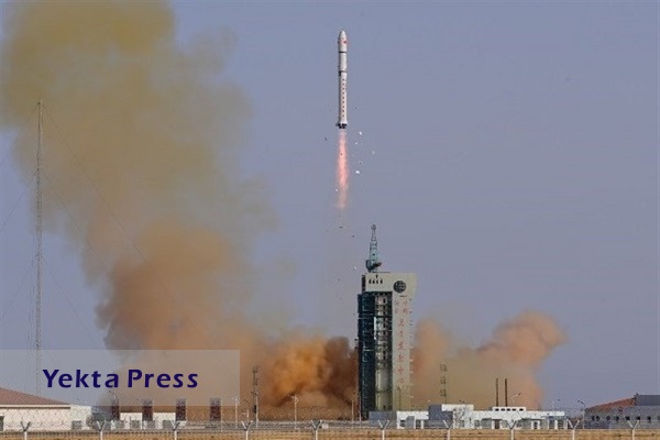 چین سه ماهواره به فضا پرتاب کرد