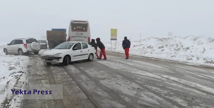 برف و باران در جاده‌های 15 استان/ رانندگان از سلامت تجهیزات گرمایشی خودرو مطمئن باشند