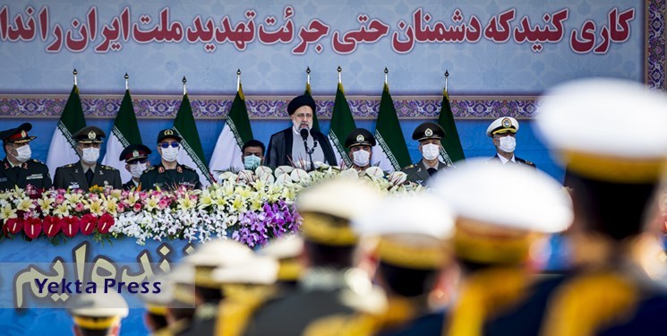 مراسم رژه روز ارتش در تهران با حضور رئیس‌جمهور برگزار شد