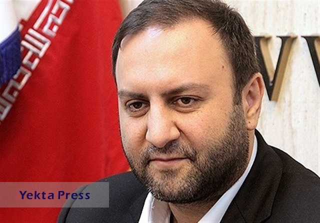 پیرهادی: مجمع تشخیص مصلحت اختلاف نظر درباره طرح شفافیت را تعیین تکلیف کند