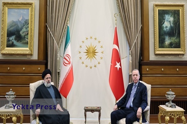 ایران و ترکیه ۱۰ سند همکاری امضا کردند