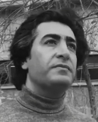 مردی که پشت به دریا گریه می کند مردی که پشت به دریا گریه می کند