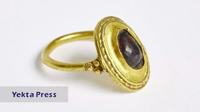 کشف انگشتر طلای ۱۵۰۰ساله سلطنتی