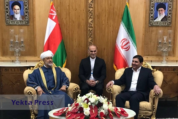 مخبر: مناسبات اقتصادی و تجاری ایران و عمان هم‌پای مناسبات سیاسی توسعه یابد