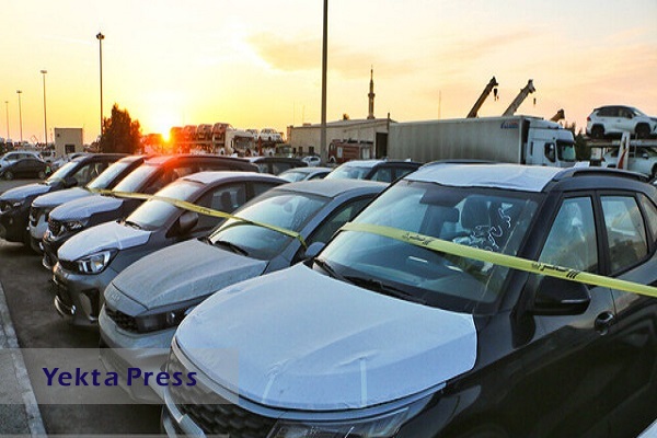 حسینی کیا: واردات خودروسازان را وادار به تولید خودرو‌های صادرات محور خواهد کرد