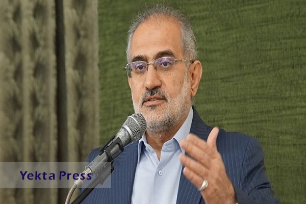 حسینی: امروز انقلاب اسلامی به برکت خون شهیدان با قوت موانع پیشرفت را پشت سر می‌گذارد
