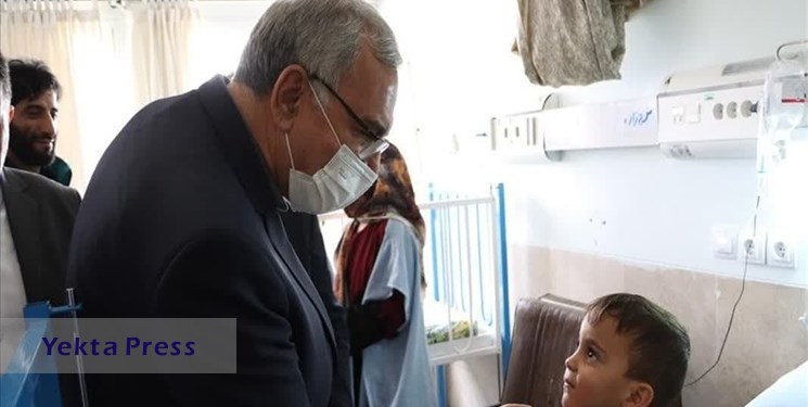 بازدید نظارتی وزیر بهداشت از ارائه خدمات سلامت در مسیر پیاده‌روی زائران مشهد مقدس