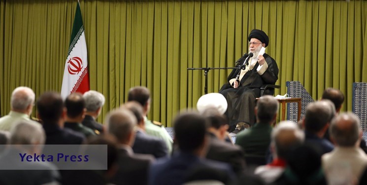 رهبر انقلاب: شهدا نشان دادند ایرانیت و اسلامیت یک حقیقت واحد است