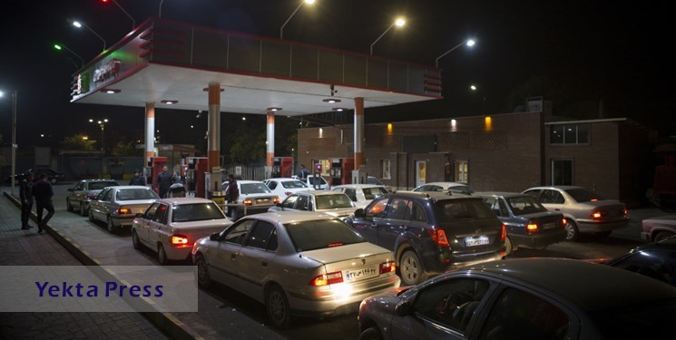 کپی کارت بانکی ۳۰۰ مشتری پمپ بنزین در شمال تهران؛ کلاهبرداران حرفه‌ای دستگیر شدند