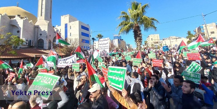 تظاهرات گسترده در مقابل سفارت آمریکا در اردن