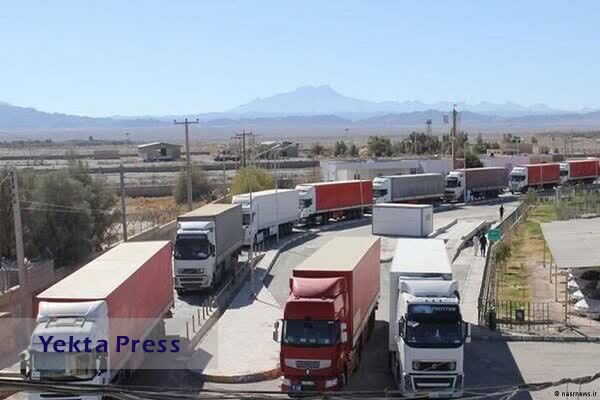 مشکل تردد کامیون‌ها در گمرک مرزی آستارا برطرف شد